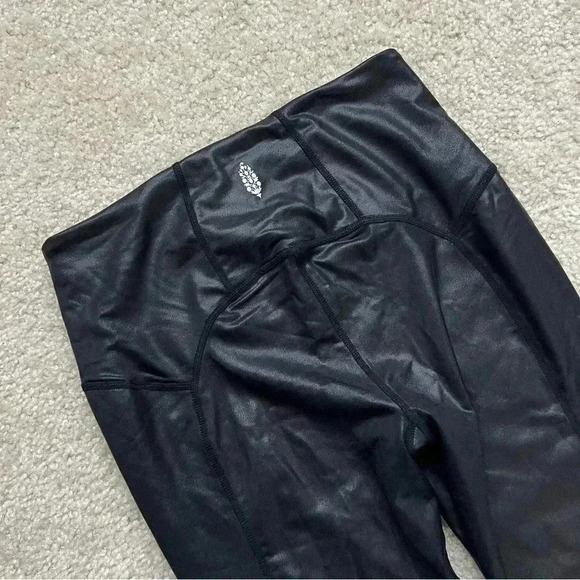 Free People FP Movement Black Shiny Leggings Pants Size Small Urban Outfitters - Picture 14 of 16